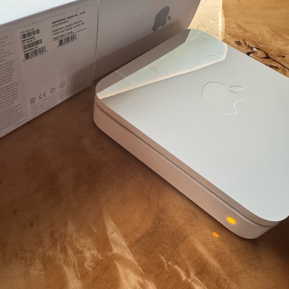 Apple Airport Extreme Wifi Extender - Picture 5 of 7